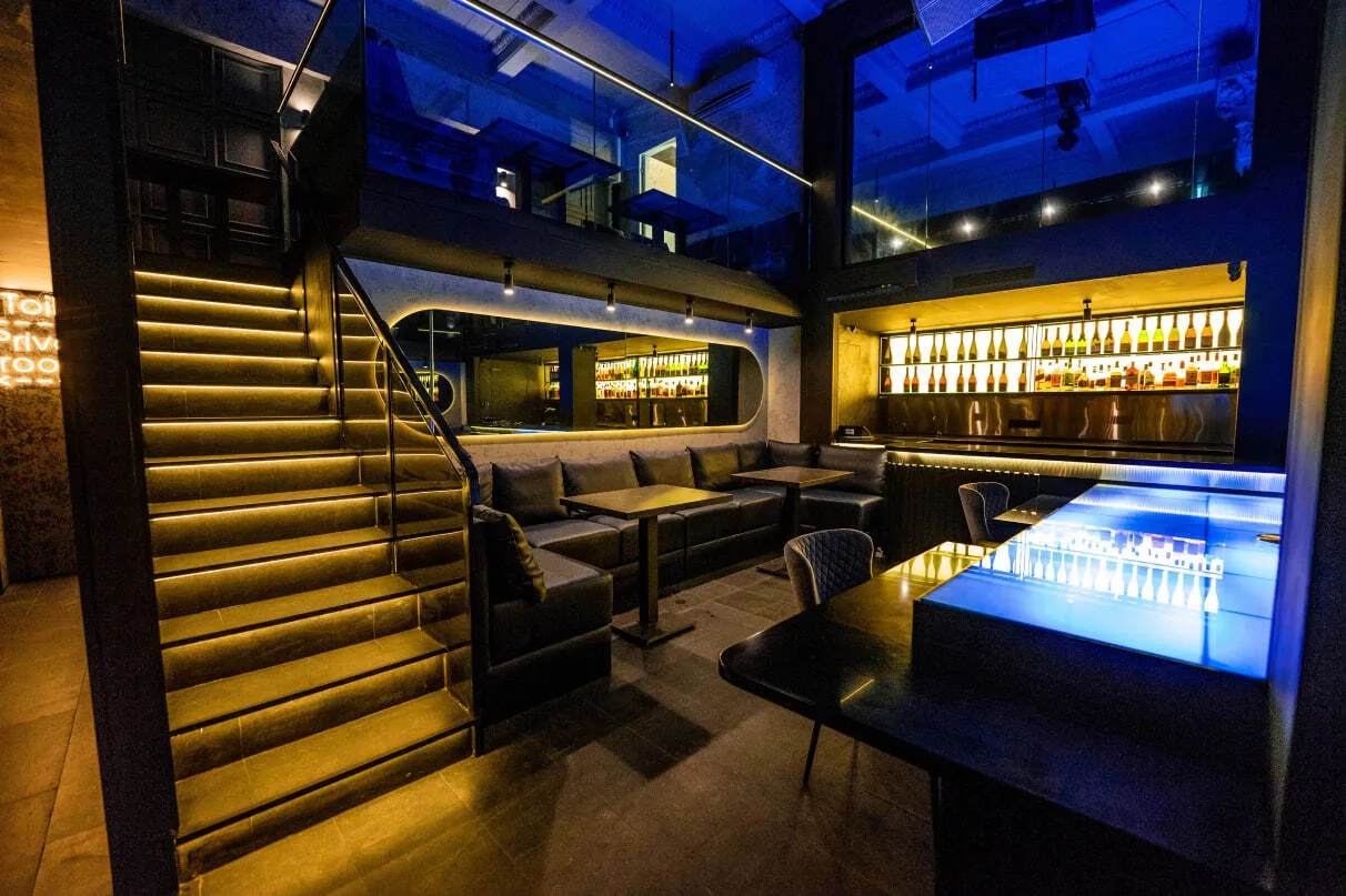 Zavist Show Bar, фото 3