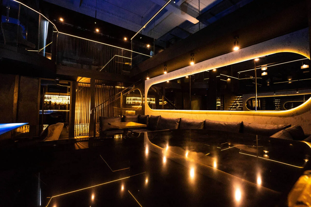 Zavist Show Bar, фото 4