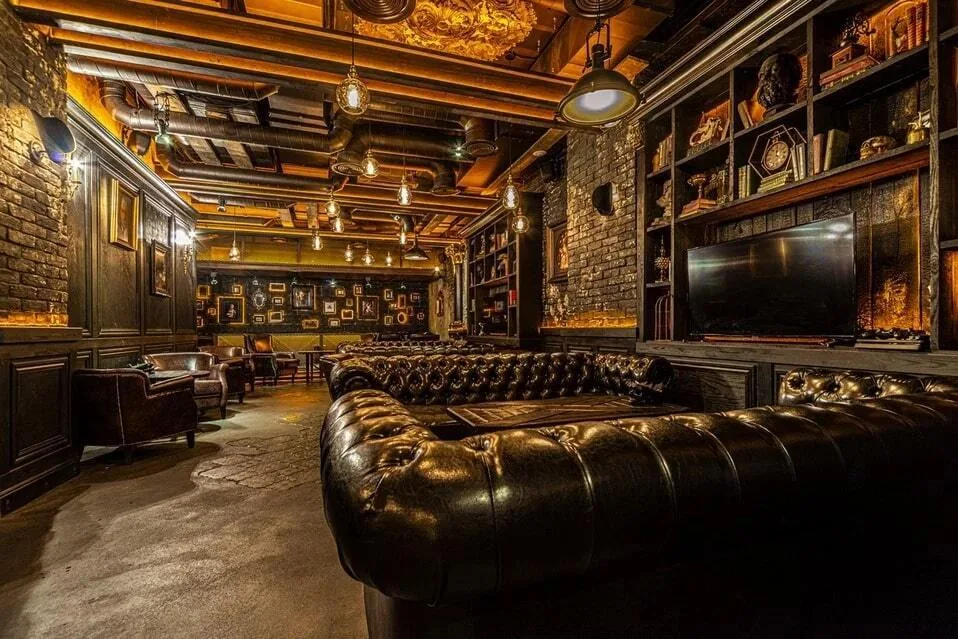 Tangiers Lounge Leo